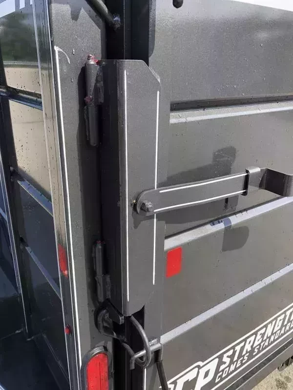 2025 CornPro Stock / Stock Combo Trailer 9990 GVW 16' 9990# GVW Livestock Trailer SB16-7S-10K - Image 8
