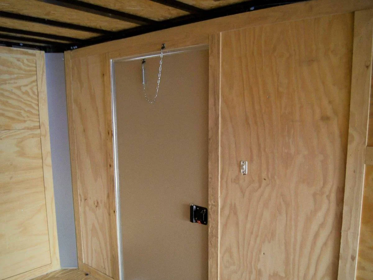 New 8.5×30 Enclosed Car Hauler Trailer For Sale - Image 15
